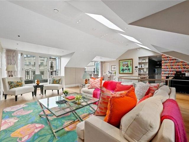Apartment for sale in Strand-on-the-Green, Greater London