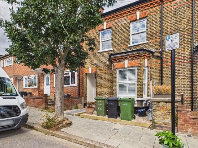 Apartment for sale in Cat Hill, England
