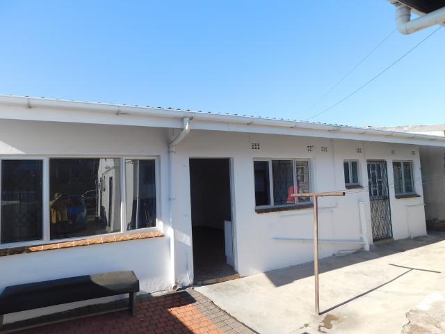 Apartment for rent in Chatsworth, Kwazulu-natal
