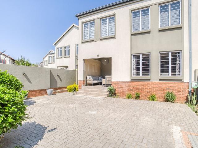 Apartment for rent in Maroeladal, Randburg