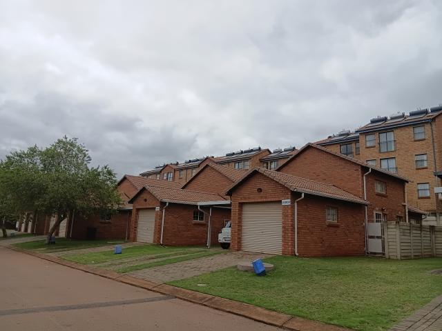 Apartment for rent in Akasia, Gauteng