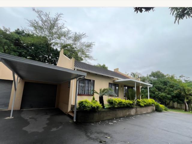 Apartment for rent in Escombe, Queensburgh