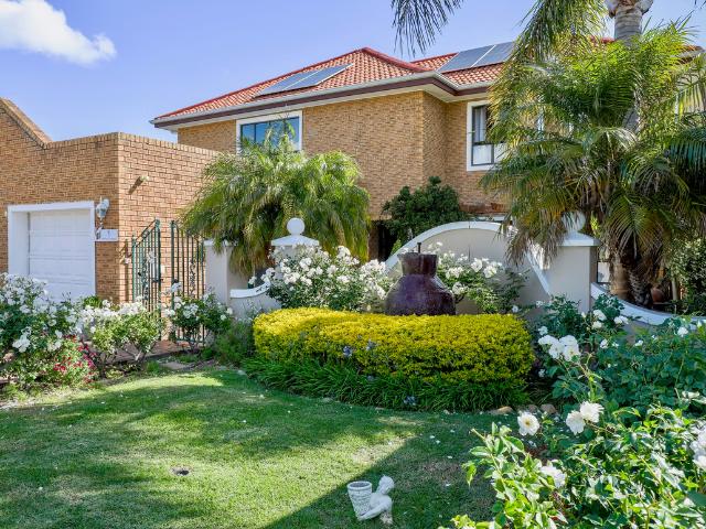 Apartment for rent in Rome Glen, Somerset West