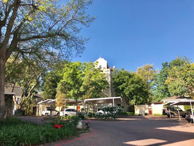 Apartment for rent in Saxonwold, Rosebank