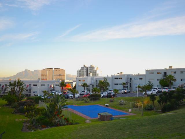 Apartment for rent in Bloubergrant, City of Cape Town