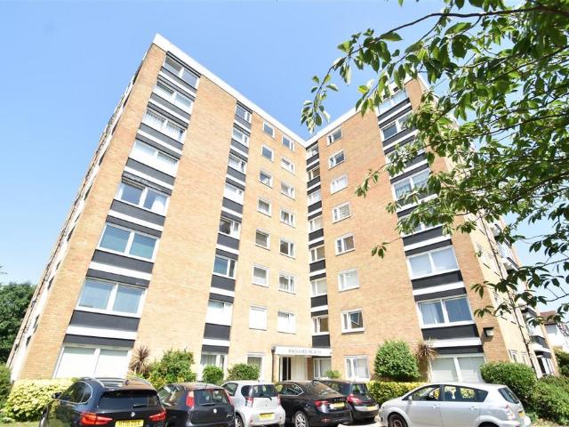 Flat for rent in Surbiton, Greater London