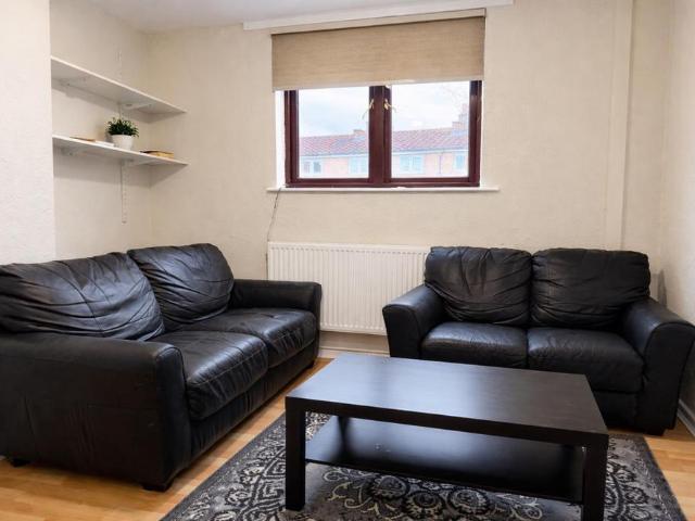 Apartment for rent in Saint George's, Netherthorpe