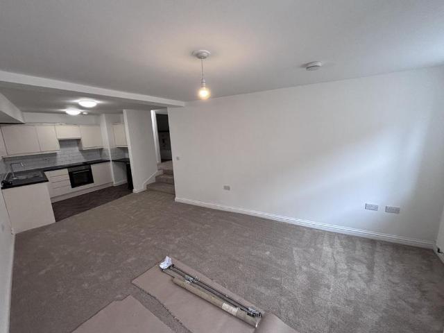 Apartment for rent in Mile End, Fordham Heath