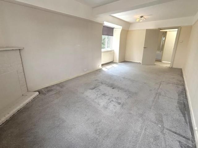 Apartment for rent in Weybridge, Elmbridge