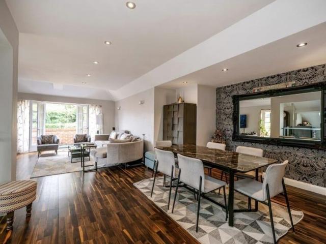 Apartment for rent in Vale of Health, Cat Hill