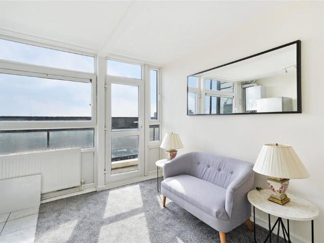 Flat for rent in Vauxhall, Greater London