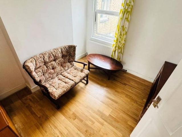 Apartment for rent in Greenhill, Greater London