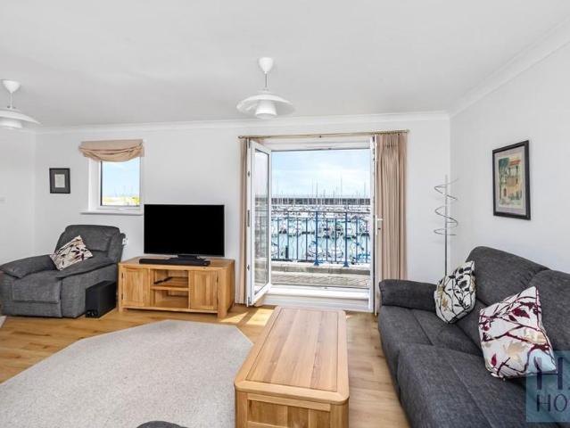 Apartment for rent in Roedean