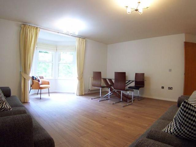 Apartment for rent in Weetwood, West Yorkshire