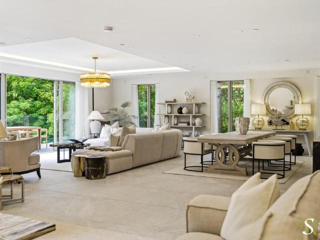 Apartment for rent in Four Lane Ends, Prestbury