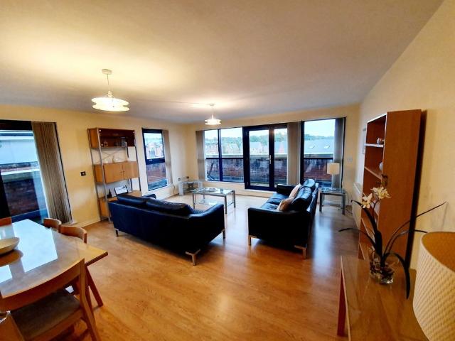 Apartment for rent in Weetwood, West Yorkshire