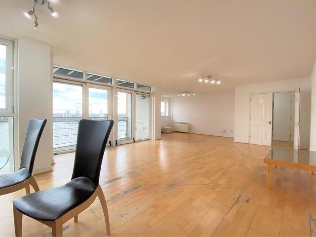 Apartment for rent in Reach, Greater London