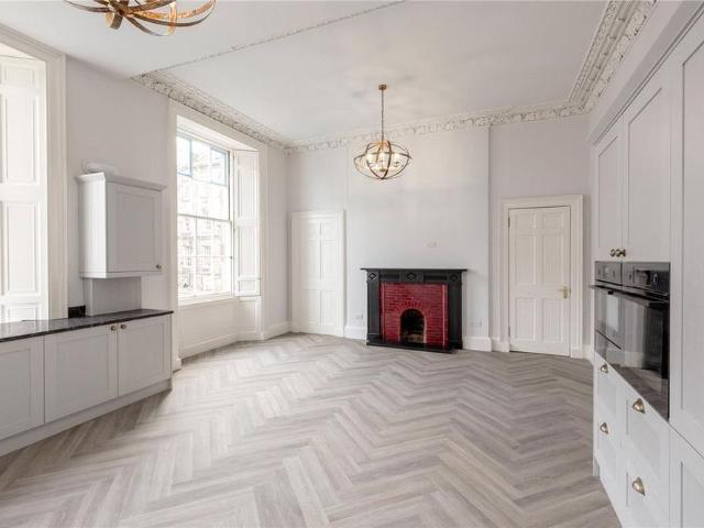 Apartment for rent in Silvermills, New Town
