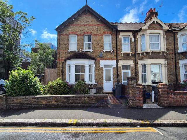 Flat for rent in London Borough of Hounslow, Osterley