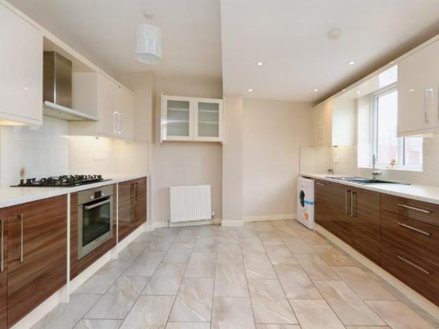 Flat for rent in Blackhills, Surrey