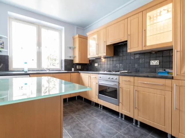 Apartment for rent in Bermondsey Village, Greater London