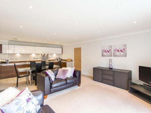 Apartment for rent in Holywell, The Slade