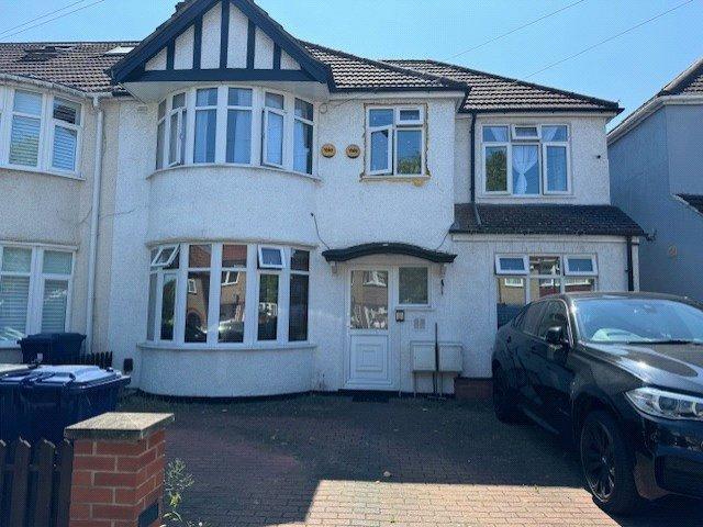 Flat for rent in London Borough of Ealing, Greater London