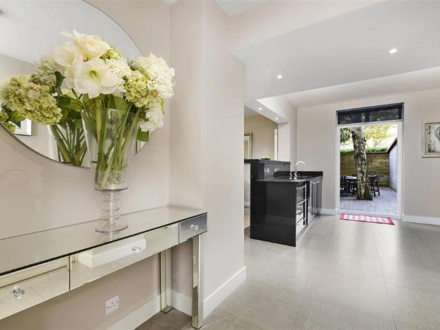 Flat for rent in Belsize Park, Greater London