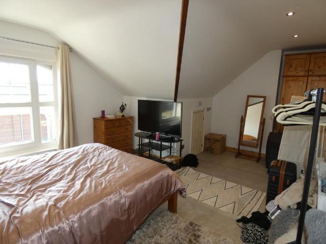 Apartment for rent in St Albans, Five Acres