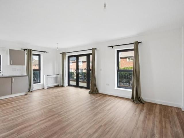 Apartment for rent in Carpenders Park, Three Rivers
