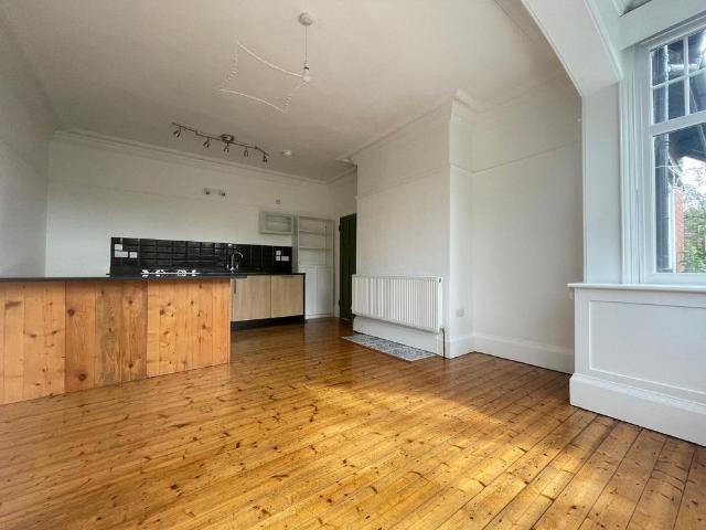 Apartment for rent in West Park, West Yorkshire