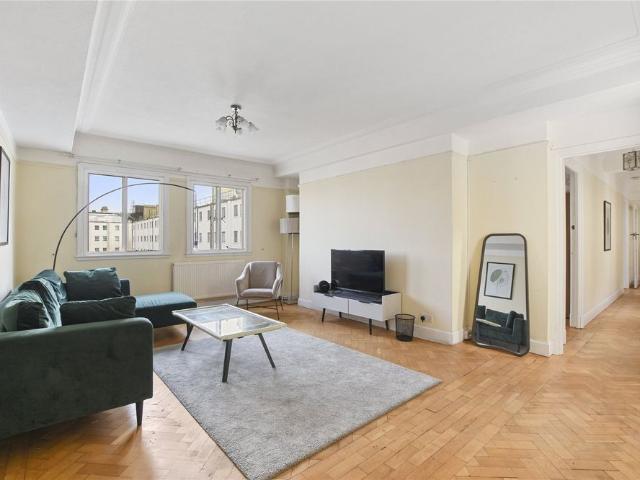 Apartment for rent in Chalk Farm, Greater London
