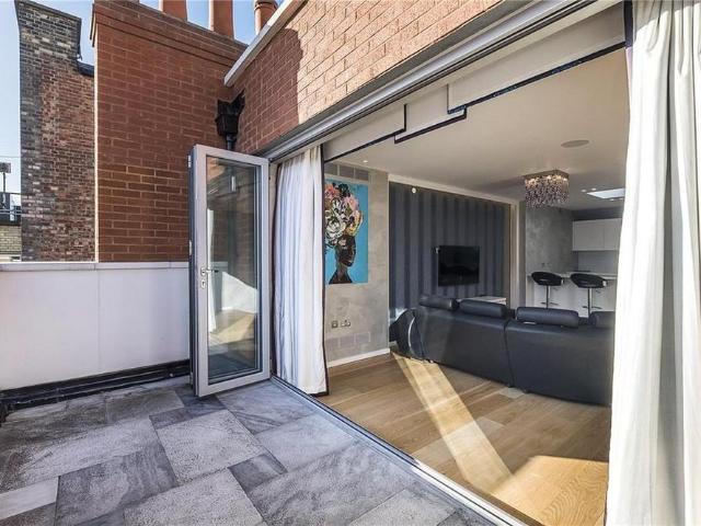 Apartment for rent in St. James's, Cat Hill