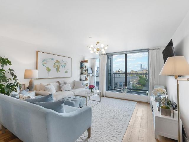 Flat for rent in Greenwich Town Centre, Cat Hill