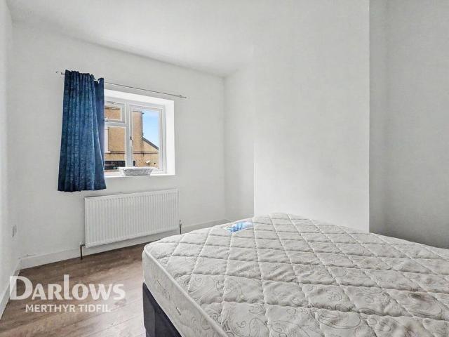 Apartment for rent in Gorseinon, Wales