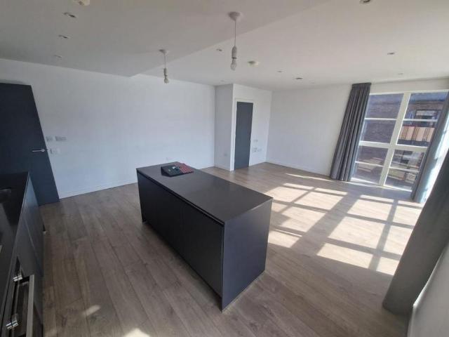 Apartment for rent in East Wick, Greater London