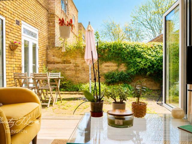 Flat for rent in Holloway, Greater London