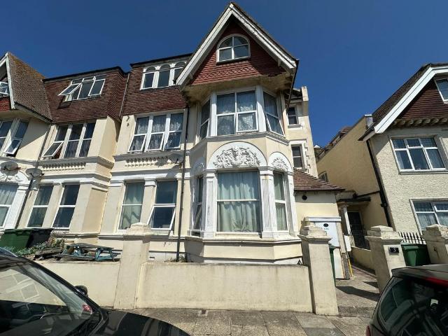 Flat for rent in West Marina, Guestling Green