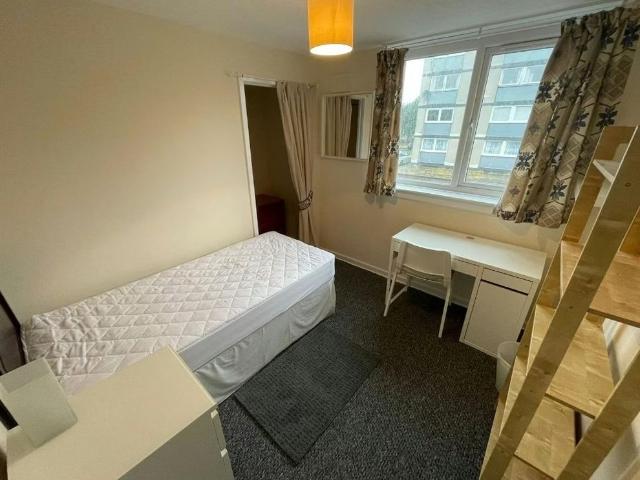 Apartment for rent in The Calders, Wester Hailes