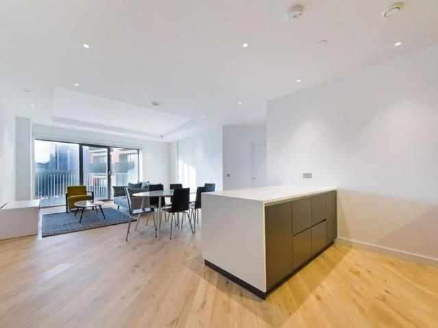 Apartment for rent in Poplar Grove, Greater London