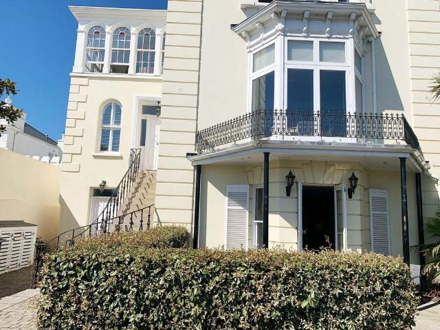 Flat for rent in St Brelade