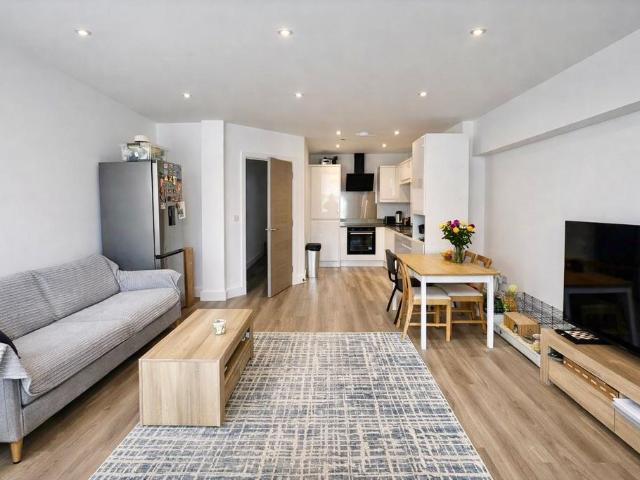 Flat for rent in St Helier, Greater London