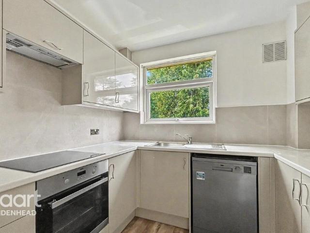 Flat for rent in Burnham, Slough