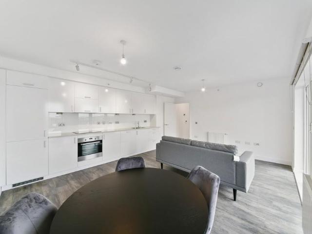 Apartment for rent in London Borough of Newham, Greater London
