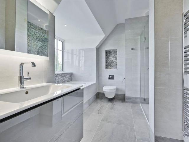 Apartment for rent in Lower Green Esher, Blackhills
