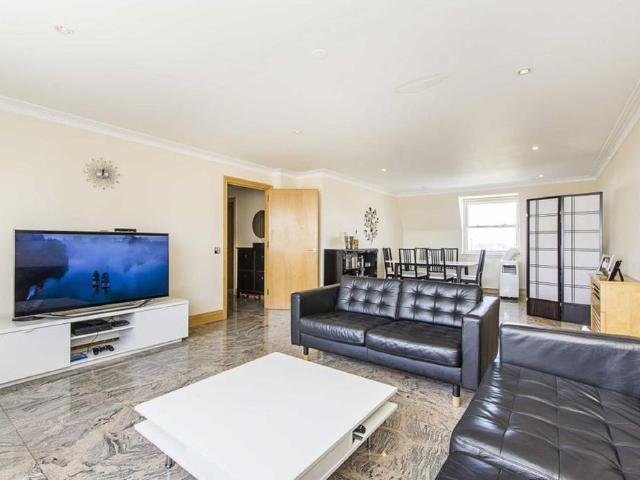 Apartment for rent in St. John's Wood, Greater London