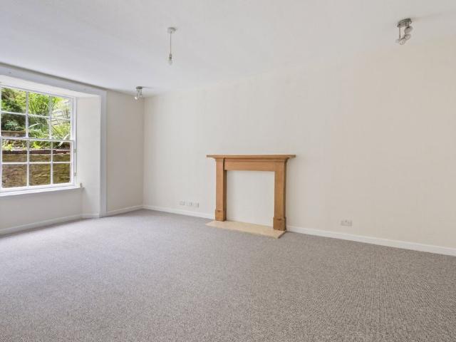 Apartment for rent in Silvermills, New Town