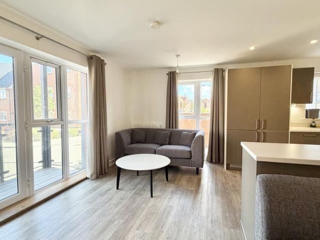 Apartment for rent in Kilnwood Vale, Horsham