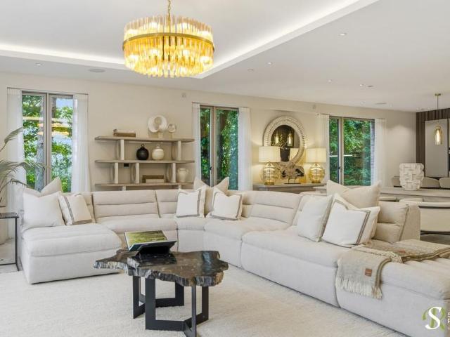 Apartment for rent in Four Lane Ends, Prestbury