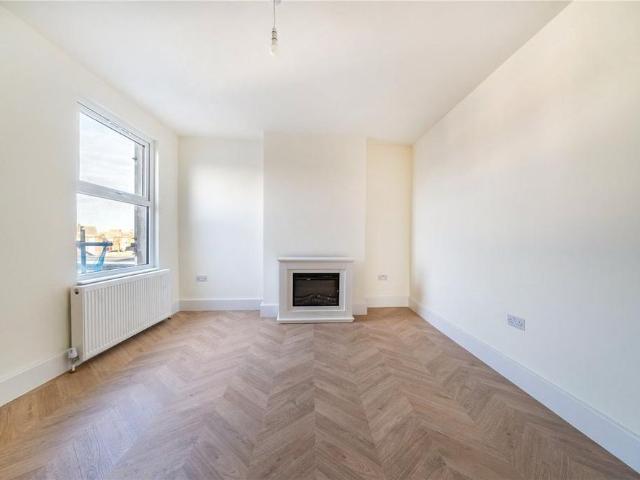 Apartment for rent in Plaistow, Greater London